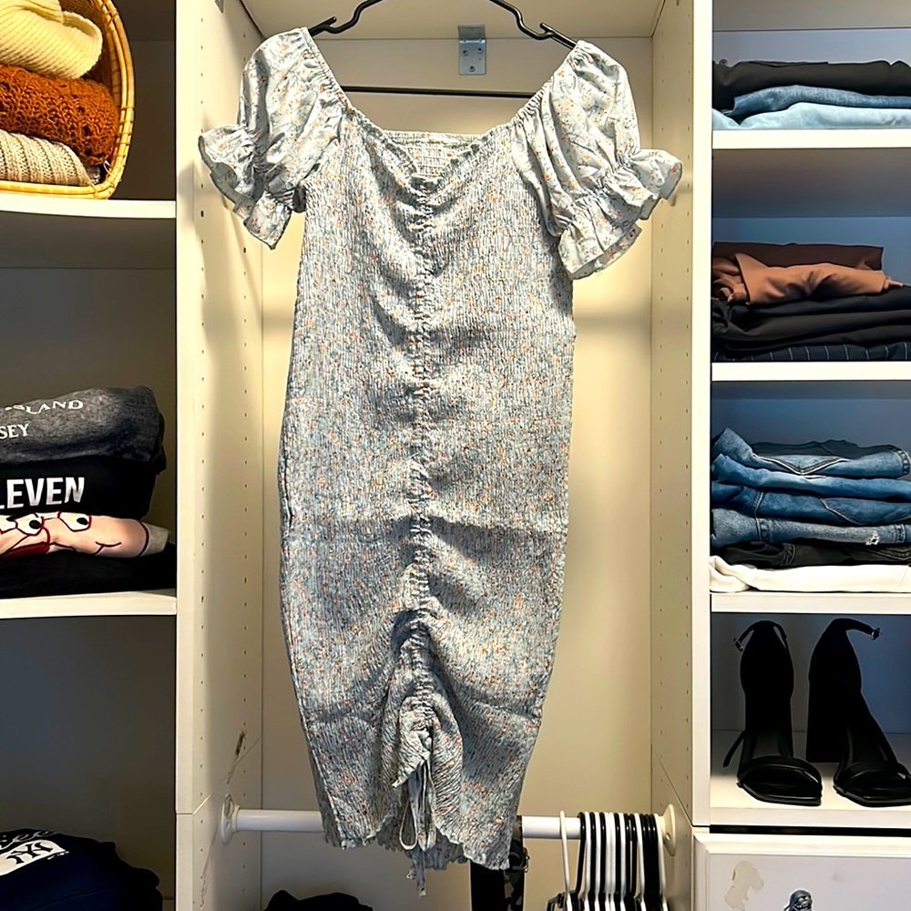 Light Blue Fitted Dress w/ Floral Design, Adjustable Length & Sleeves